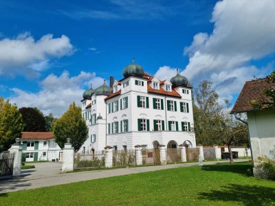 Geräumige, stilvolle 4-Zimmer-Dachgeschosswohnung mit gehobener Innenausstattung in Fischach