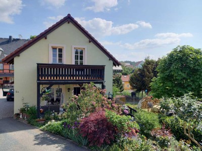 ruhig gelegene, großzügige Zwei-Zimmer Wohnung in Altendorf zu vermieten