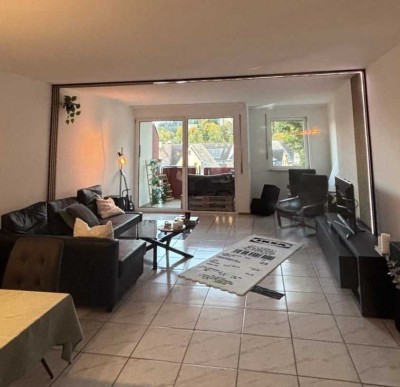 Helle & zentral gelegene 3-Zimmer Wohnung mit Balkon
