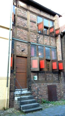 Liebhaberstück in Krefeld -Linn, saniertes Stadthaus, im historischen Ortskern !