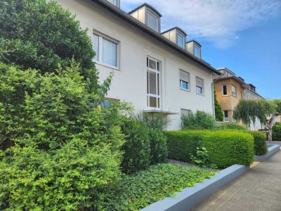 Mehrfamilienhaus mit Garagen in Köln-Junkersdorf!