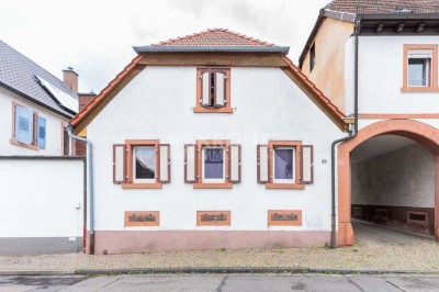 Modernisiertes Mehrfamilienhaus mit fünf Wohneinheiten in attraktiver Lage