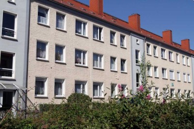 Große 4-Raum-Wohnung in ruhiger Lage mit grünem Innenhof