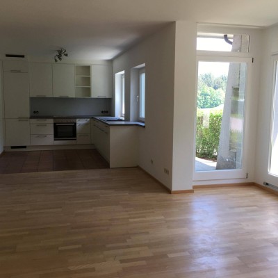 Sonnige Premium-Wohnung am Waldrand in Schwoich (Nähe Kufstein): 75 m², Garten, Balkon &amp; TG-Platz