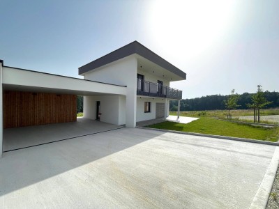 Architektenhaus in idyllischer Ruhelage mit Doppelcarport