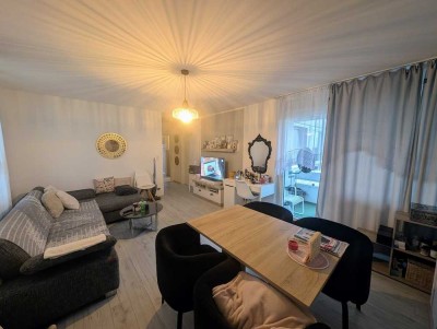 Tolle Aussicht mit zwei Balkonen in schöner ETW in Laatzen mit Garage (Erbbau)