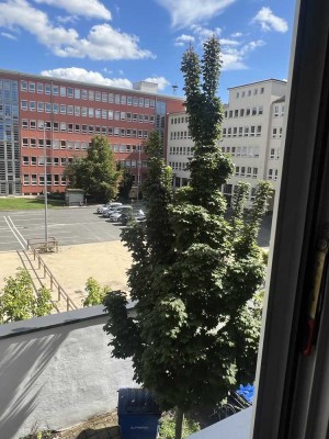 N-Steinbühl - Citynah und dennoch ruhig gelegene, top gepflegte 3-ZW mit Balkon