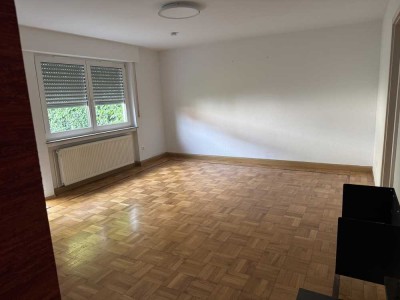 Exklusive, modernisierte 3-Raum-Erdgeschosswohnung mit Terasse