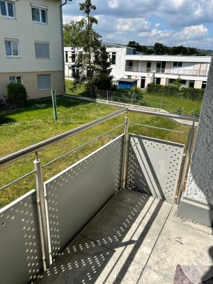 Erstbezug nach Kernsanierung: Exklusive 3-Zimmer-Wohnung mit Balkon
