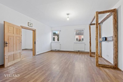 Vielseitiges Haus mit getrennten Einheiten, großem Garten &amp; Parkplätzen im Zentrum von Waldhausen