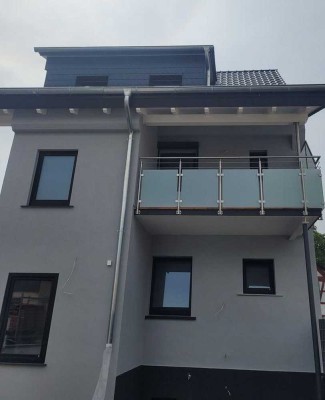Komplett saniertes Haus nur mit Hof ohne Garten