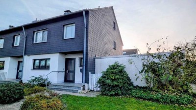 Familienfreundliches Reiheneckhaus mit Garage und Stellplatz
auf attraktivem Erbpacht-Grundstück in