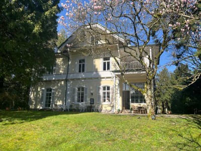 Ein Juwel eingebettet in eine parkähnliche Landschaft