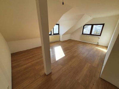 TOP sanierte Dachgeschoss Wohnung in Bretzfeld - Hohe Räume viel Platz