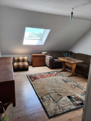 Stilvolle 2-Zimmer-DG-Wohnung mit Innenausstattung in Viernheim