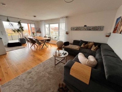 Modernisierte 4,5-Zimmer-Wohnung mit Balkon, Aufzug und EBK in Backnang/ Maubach