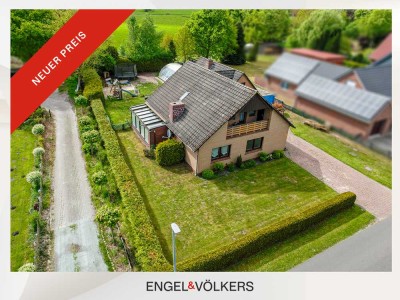Einfamilienhaus mit Garage & Außenpool in ruhiger Lage