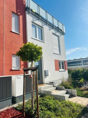 Moderne Doppelhaushälfte mit schönem Garten und Garage