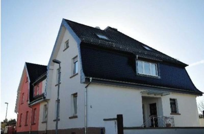 Ansprechende 4-Zimmer-Erdgeschosswohnung mit Hauscharakter und Einbauküche in Hettenleidelheim