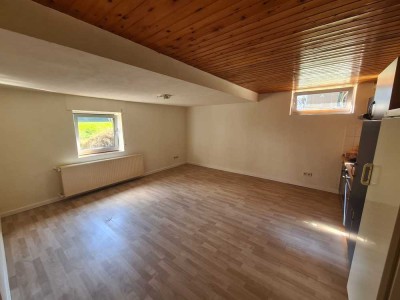 1-Zimmer-Wohnung im Souterrain mit Einbauküche in Troisdorf-Oberlar