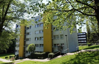 ATTRAKTIVE 2 ZIMMER – WOHNUNG MIT LOGGIA UND TIEFGARAGE