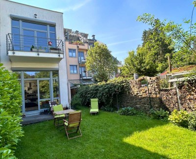 Sanierte Altbauwohnung in Bonn-Dottendorf: Schicke ca. 90 m² Altbauwohnung mit Terrasse und Garten