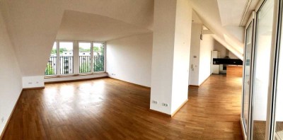 Dachgeschoss Wohnung -  97 m², 2 Zimmer ab sofort - 1.450€ kalt