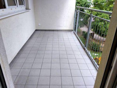 Ruhiger 3 ZIMMER-NEUBAU + Süd-Balkon 6,3m² + extra Küche möbliert + Bad mit Wanne + extra WC + Lift!