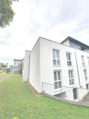 Seniorengerechte 2-Zi-Wo. mit Aufzug und Betreuung in Grünlage in Metzingen. Ab 65 Jahren.