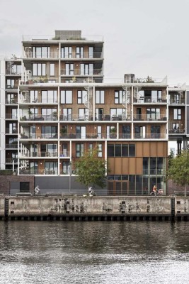 Familienfreundliche Wohnung mit Elbblick-Balkon und Dachterrassen