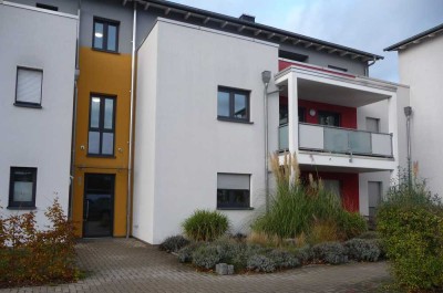 Neuwertige 3Zi.- Eigentumswohnung mit Fahrstuhl, 2 Einstellplätze in Schwülper- Walle