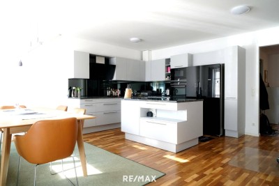 Preisreduktion!!! Großzügiger 97 m² Single- oder Pärchenhit inkl. Balkon und Tiefgarage