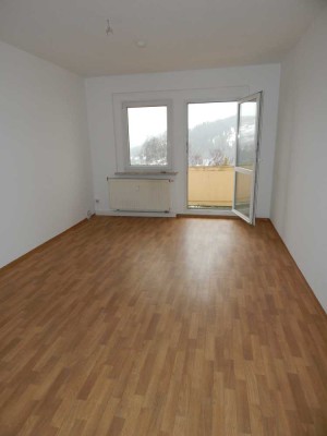 Schüler aufgepasst! Kaltmiete 2 Monate geschenkt! Tolle 1-Raum-Wohnung mit Balkon und Aufzug!