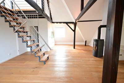 BO-Ehrenfeld: Attraktive 3,5-Zimmer-Maisonette-Wohnung mit Dachterrasse!