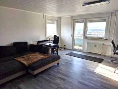 * Penthouse Flair – 4,5 Zimmer Wohnung * Balkon...