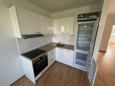 Ansprechende und vollständig renovierte 3-Zimmer-Wohnung mit EBK in Halle (Saale)