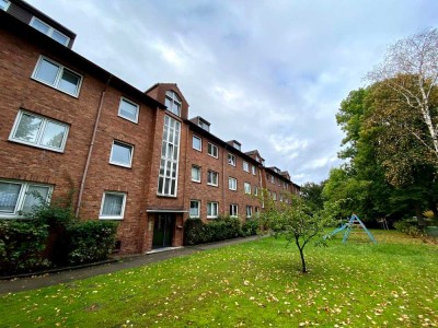 Schöne 2 Zimmer-Dachgeschosswohnung mit EBK