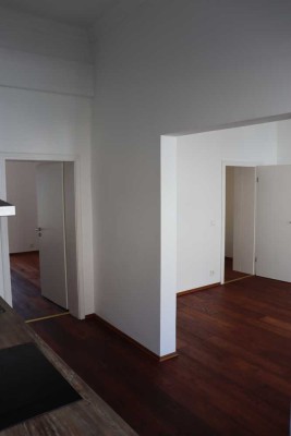 Erstbezug nach Sanierung mit Balkon und EBK: Exklusive 3-Raum-Wohnung mit geh. Innenausstattung