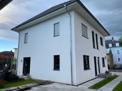 Geräumiges, günstiges 5-Raum-Haus mit EBK in Sachsen - Heidenau Heidenau