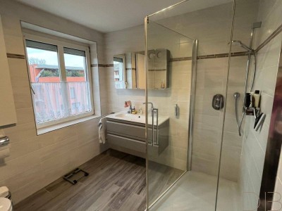 DB IMMOBILIEN | 3 Zimmerwohnung mit Balkon und Parkplatz - bezugsbereit!