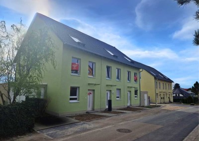 NOCH 2 HÄUSER VERFÜGBAR | Traumhafter Ausblick über Dresden – Sichern Sie sich Ihr neues Zuhause!