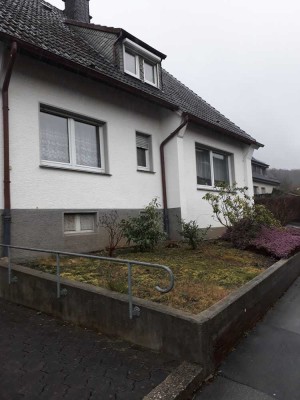 Freundliche 4-Zimmer-Erdgeschosswohnung mit Balkon in Belecke Warstein