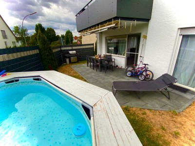 Seltene Wohlfühloase mit Pool und Ankleideraum