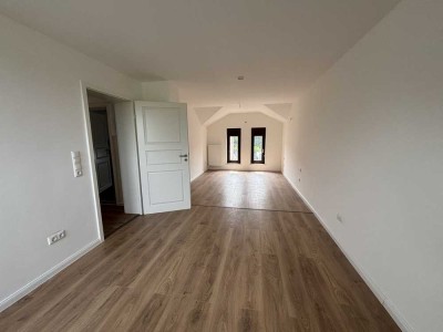 Hochwertig sanierte 78 m²-Dachgeschosswohnung mit 30 m² Empore in Würselen