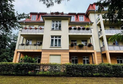 Bezugsfrei ab 01.05.25 ** 2-Zi.-Neubau-Wohnung in gepflegter Anlage mit EBK & Stellplatz vor der Tür