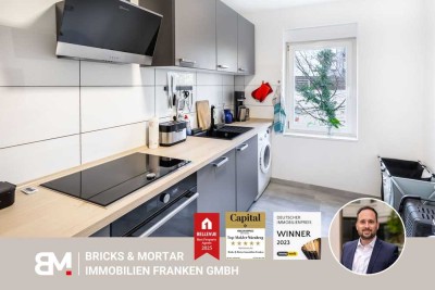 Solide Kapitalanlage in stilvollem Ambiente - kernsanierte 2-Zimmer-Altbauwohnung mit Balkon und EBK