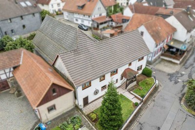 Einfamilienhaus mit Scheune - idyllisch gelegen