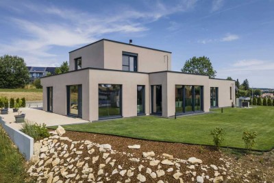 Architektur trifft Natur: Exklusives Designhaus mit Kamin, Dachterrasse und Garten