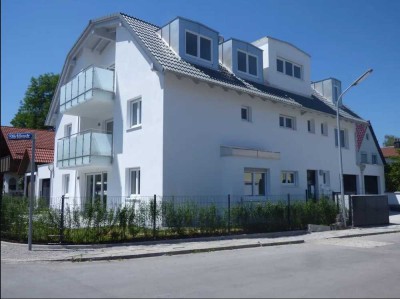 Luxuriöse 4-Zimmer-Wohnung mit Einbauküche, Südbalkon, Hobbyraum mitDu/WC in Mü-Obermenzing