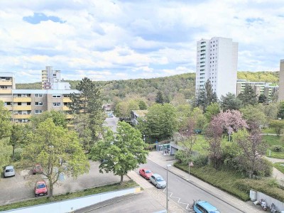 Vermietete Zweizimmerwohnung mit Aufzug, Balkon und Stellplatz
